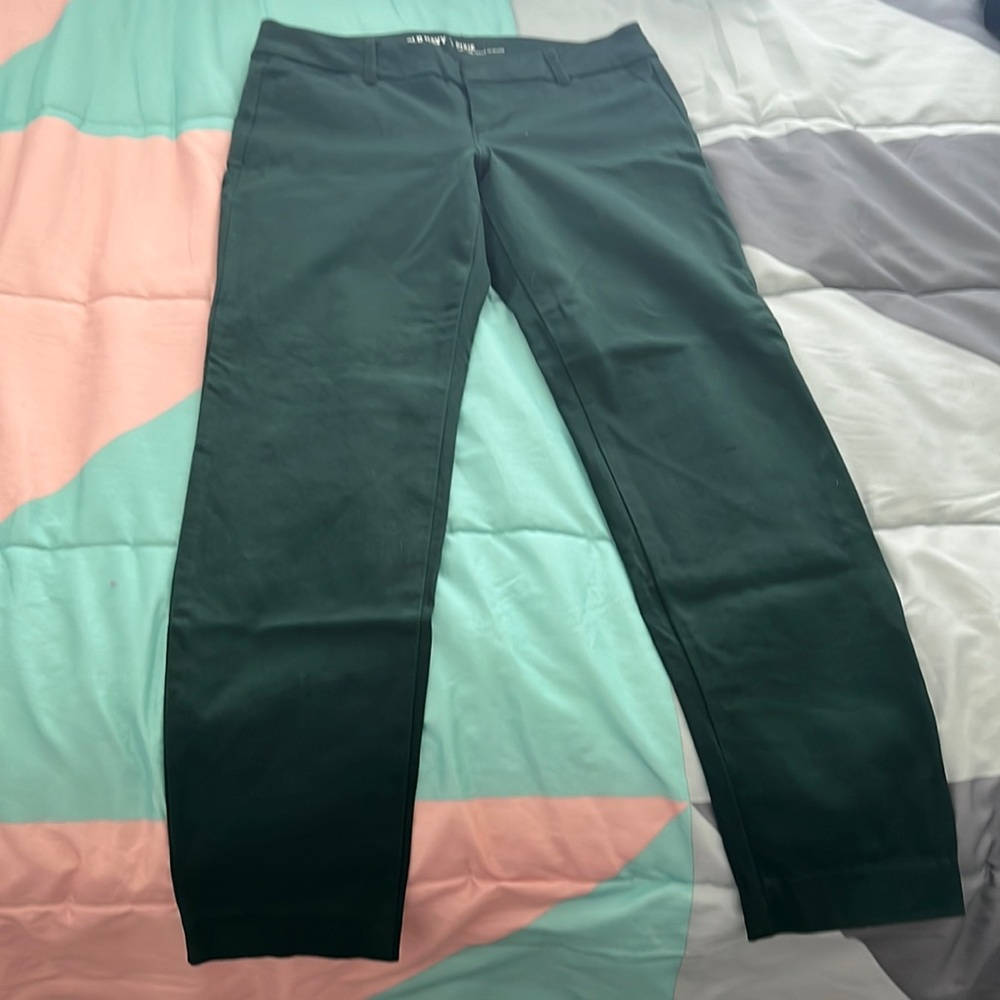 Old Navy Pixie Size 2 Regular